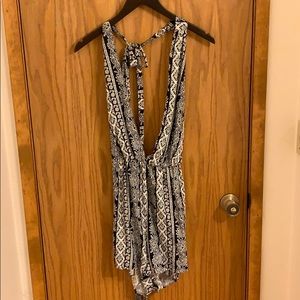 Cute detailed romper!!